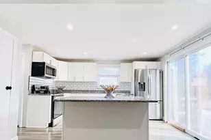 28 B Staples St, Taunton, MA 02718 - Photo 7