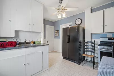 42 Lawler St, Holyoke, MA 01040 - Photo 17