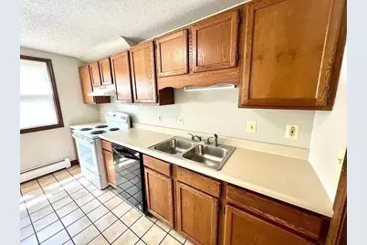 890-892 Saint James Ave, Springfield, MA 01104 - Photo 5