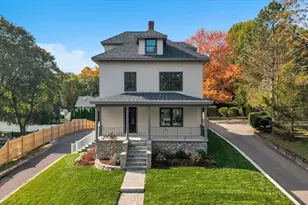 16 Oak St, Wellesley, MA 02482 - Photo 33