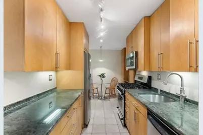 2 Hawthorne Pl #16M, Boston, MA 02114 - Photo 9