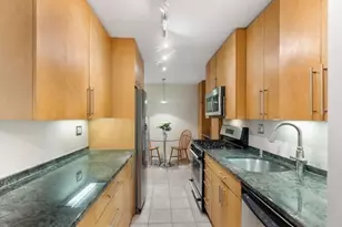 2 Hawthorne Pl, Boston, MA 02114 - Photo 9