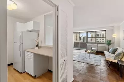 2 Hawthorne Pl #8C, Boston, MA 02114 - Photo 5