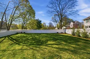 40 Foxcroft Rd, Winchester, MA 01890 - Photo 3