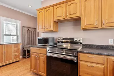 104 Woodward Ave, Lowell, MA 01854 - Photo 11