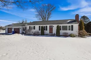27 River Dr, Hadley, MA 01035 - Photo 1
