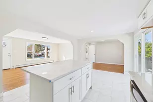 37 Maxine St, New Bedford, MA 02745 - Photo 15