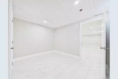 37 Maxine St, New Bedford, MA 02745 - Photo 31