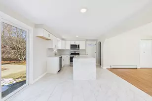 37 Maxine St, New Bedford, MA 02745 - Photo 11