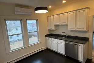 17 Wyvern St, Boston, MA 02131 - Photo 3