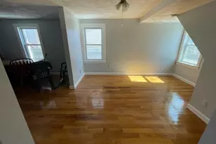 27 Argyle St, Revere, MA 02151 - Photo 3