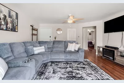 8 Fernview Ave #5, North Andover, MA 01845 - Photo 3