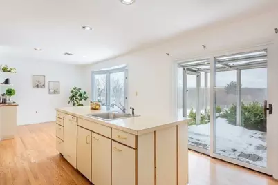 1114 S East St, Amherst, MA 01002 - Photo 9