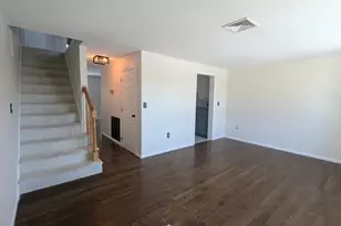 107 Franklin St Ext, Derry, NH 03038 - Photo 7