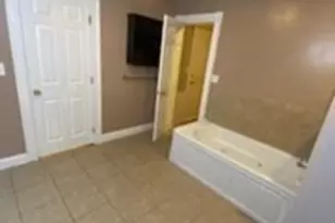 211 Buffinton St, Fall River, MA 02721 - Photo 11