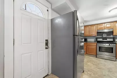 34 Savoy Ave, Springfield, MA 01104 - Photo 5