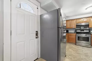 34 Savoy Ave, Springfield, MA 01104 - Photo 3