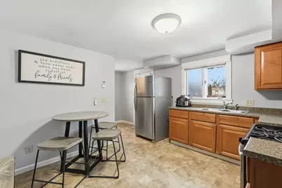 34 Savoy Ave, Springfield, MA 01104 - Photo 7