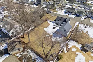 37 St Paul St, Lowell, MA 01851 - Photo 5