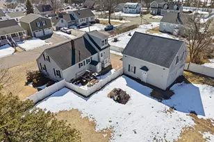 37 St Paul St, Lowell, MA 01851 - Photo 7