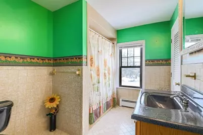 886 Canterbury St, Boston, MA 02131 - Photo 13