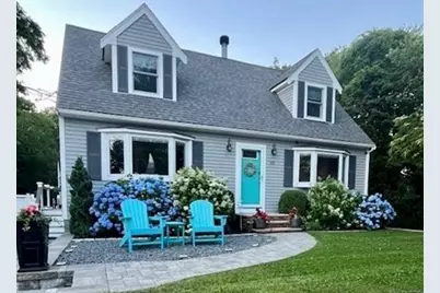 111 Pinecrest Beach Dr, Falmouth, MA 02536 - Photo 5