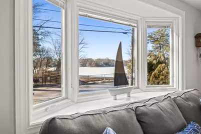 111 Pinecrest Beach Dr, Falmouth, MA 02536 - Photo 15