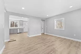 29 Hunt St, Brockton, MA 02302 - Photo 5