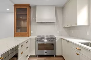 29 Dartmouth St, Arlington, MA 02474 - Photo 3