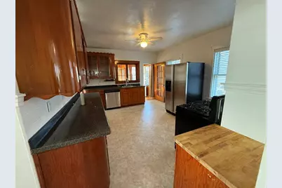 9 Chilton St, Plymouth, MA 02360 - Photo 5