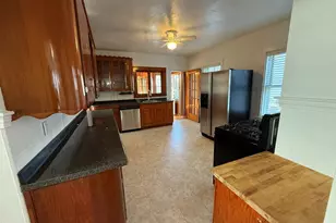 9 Chilton St, Plymouth, MA 02360 - Photo 5