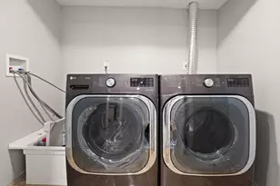 134 Oak St, Brockton, MA 02301 - Photo 27