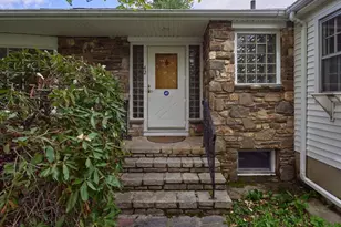 42 Ellis Dr, Worcester, MA 01609 - Photo 3