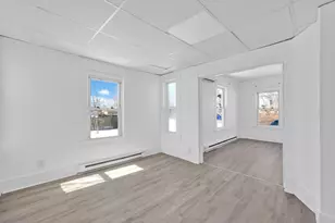 10 Hemlock Ct, Springfield, MA 01105 - Photo 9