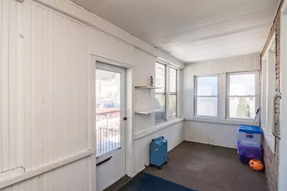 17 Stuyvesant St, Springfield, MA 01104 - Photo 5