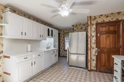 17 Stuyvesant St, Springfield, MA 01104 - Photo 15