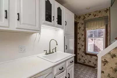 17 Stuyvesant St, Springfield, MA 01104 - Photo 17