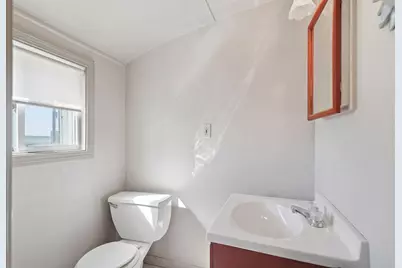 1080 Shirley St, Winthrop, MA 02152 - Photo 7