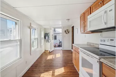 1080 Shirley St, Winthrop, MA 02152 - Photo 13