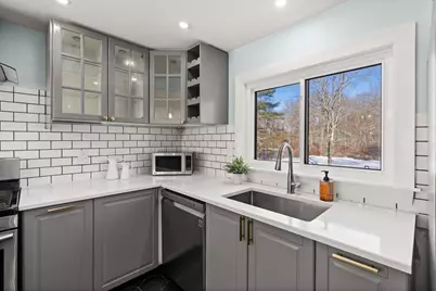 237 Davis St, Bedford, MA 01730 - Photo 7