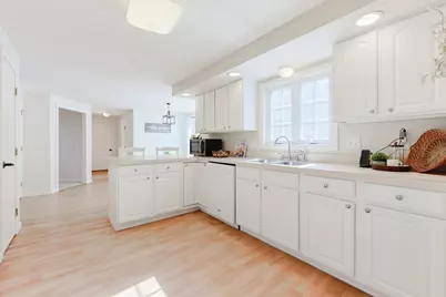 30 Chocolog Rd, Uxbridge, MA 01569 - Photo 11