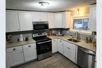 81 Winthrop Pkwy, Revere, MA 02151 - Photo 3