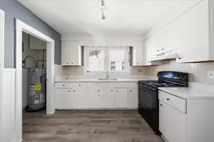 528 Ferry St, Everett, MA 02149 - Photo 3