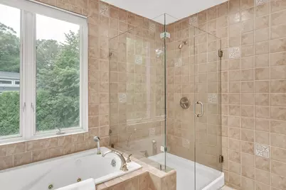 829 Chestnut St, Newton, MA 02468 - Photo 25