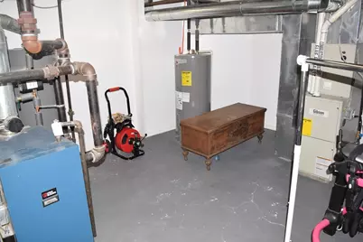 18 Harrison Ave, Holyoke, MA 01040 - Photo 37