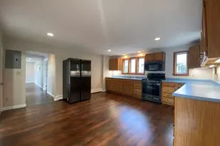 36 Upham St, Salem, MA 01970 - Photo 5