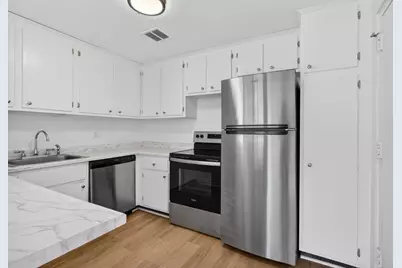 A1 Colonial Dr #10, Andover, MA 01810 - Photo 3