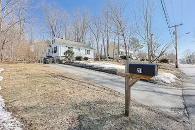 211 Dutcher St, Hopedale, MA 01747 - Photo 3