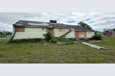 523 James St, Chicopee, MA 01020 - Photo 7