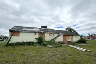 523 James St, Chicopee, MA 01020 - Photo 7